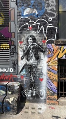 2025 7  UK.London Graffities Mauergruss 1125x2000